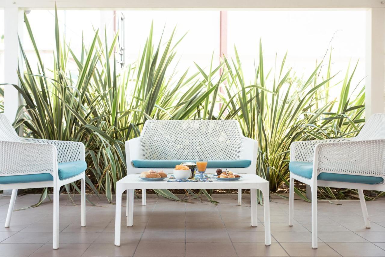 Adria Beach Hotel Alba Adriatica Exterior photo